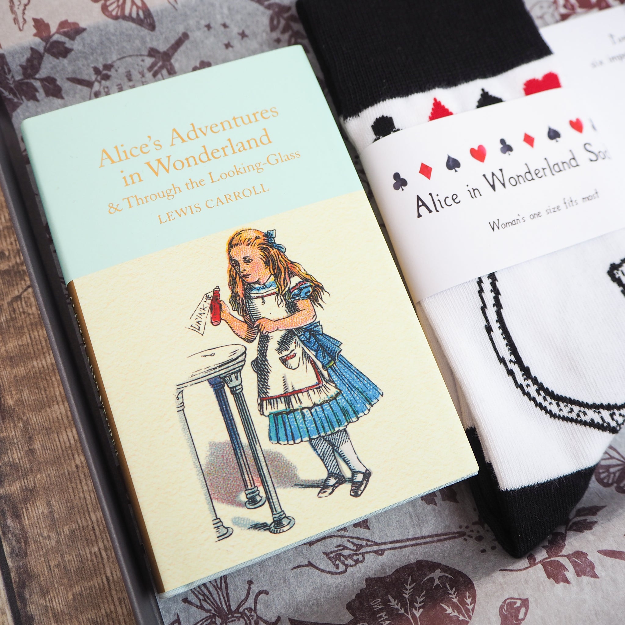 Alice in Wonderland Gift Set - Literary Emporium Ltd