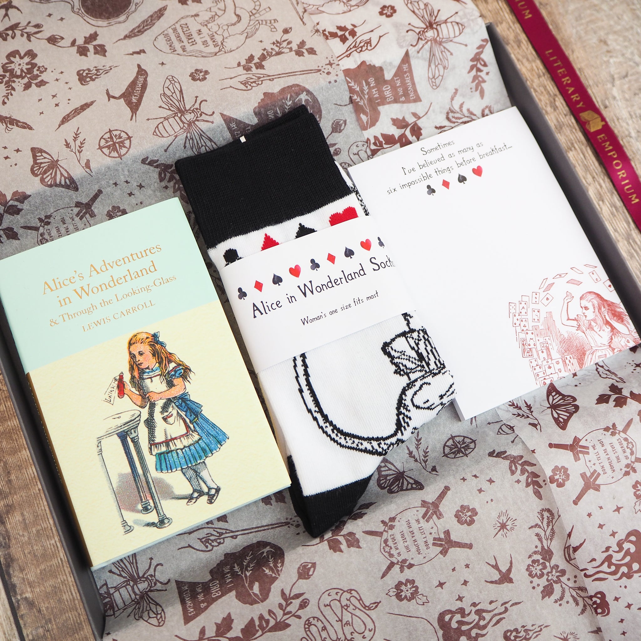 Alice in Wonderland Gift Set - Literary Emporium Ltd