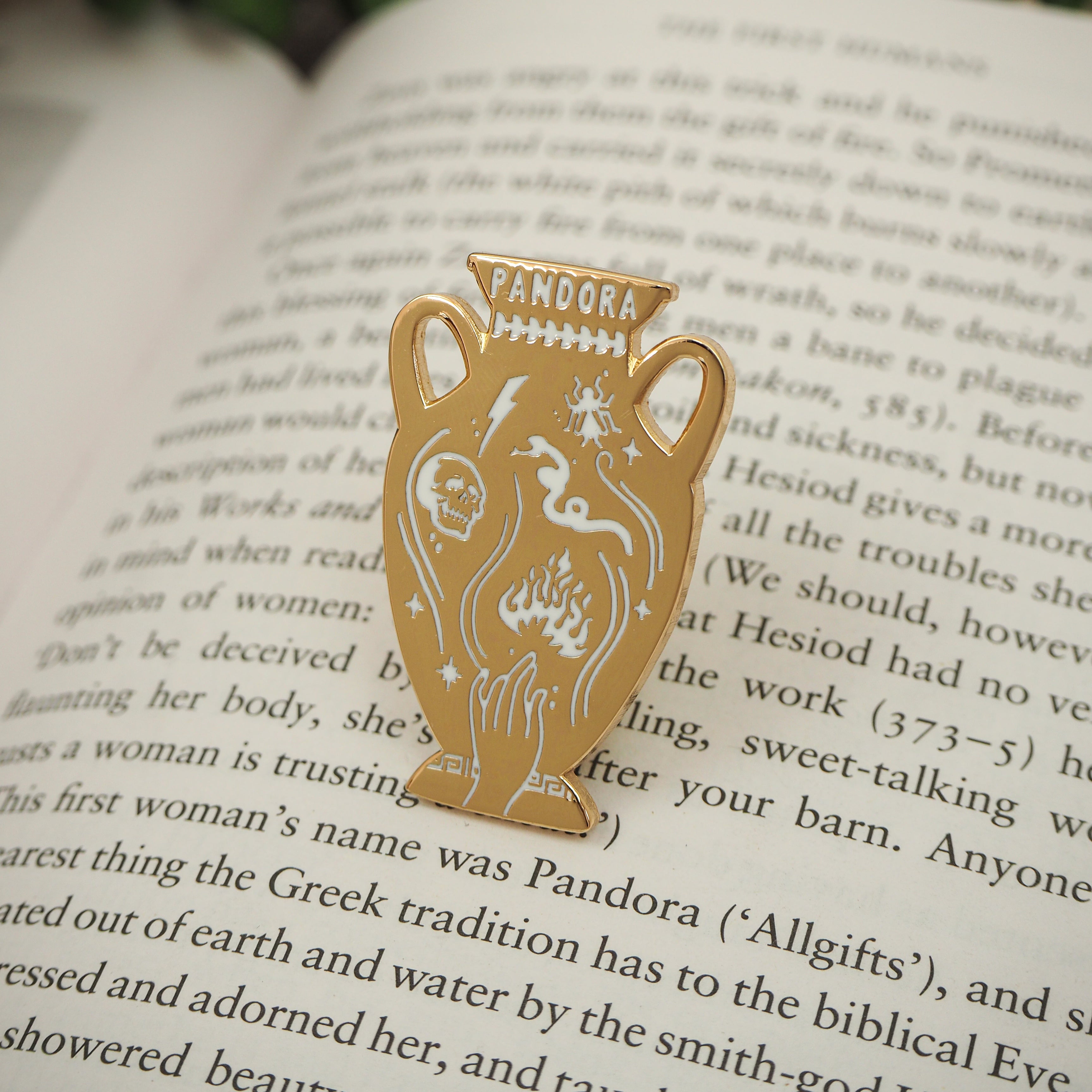 Artemis Goddess of Hunting Enamel Pin – Greek Mythology Collection